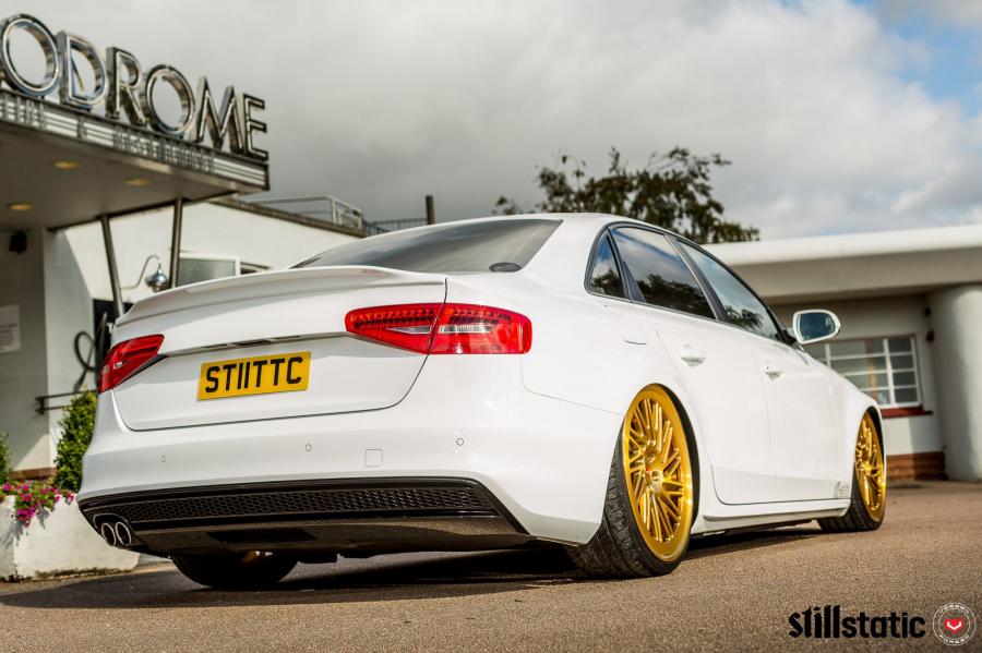  Audi A4 Sedan on Vossen Wheels (LC-105T) 2016 года  (фото 43 из 45)